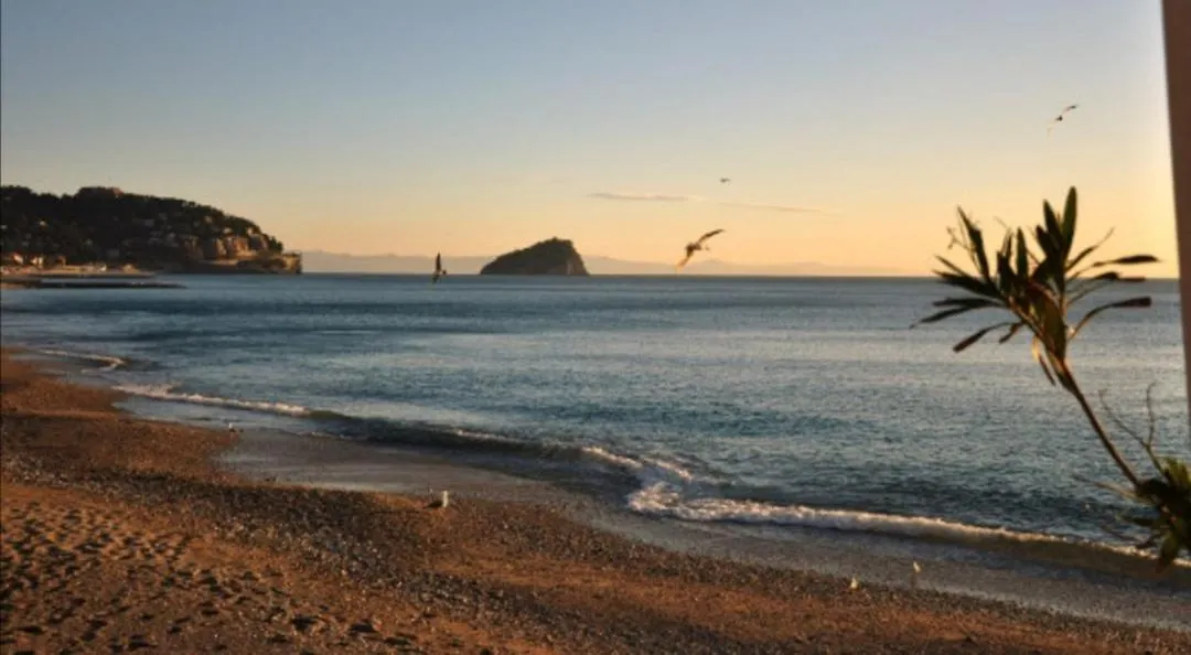 Homestay Cameretta Sul Mare Spotorno Italy