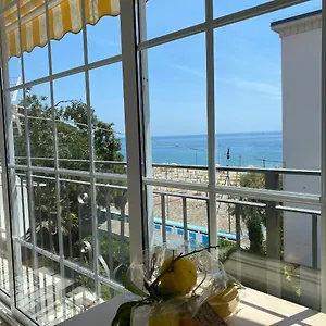 Ombrosa Aparthotel